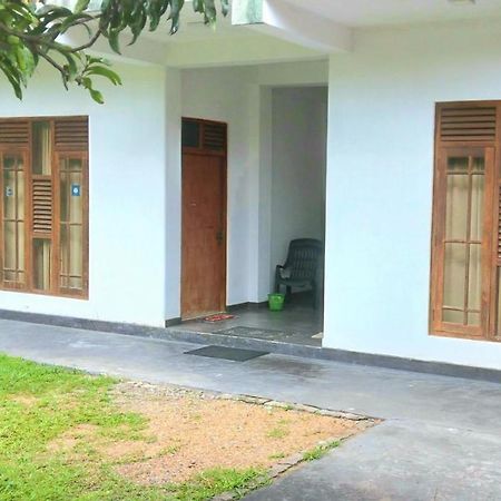 Hotel Hector House Weligama Esterno foto